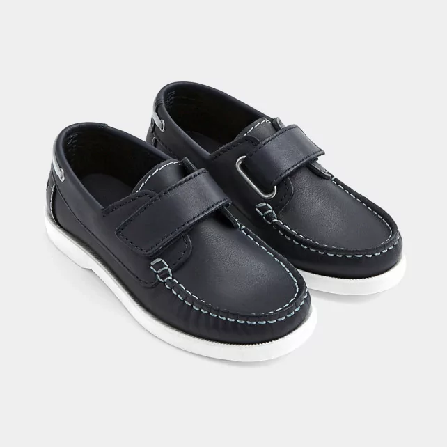Boy boat shoes