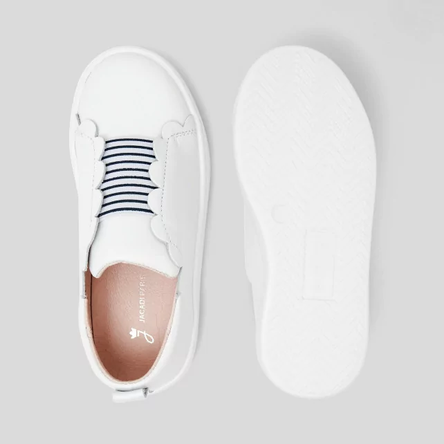 Girl comfort tennis shoes