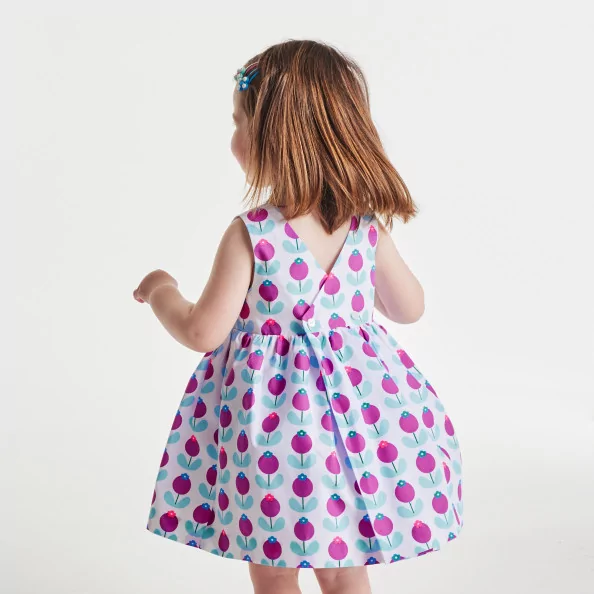 Dívčí šaty s květinovým vzorem