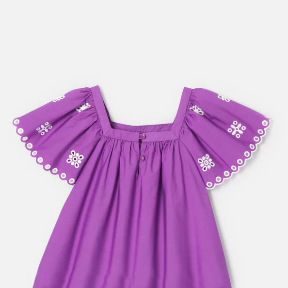 Girl blouse with ruffled sleeves