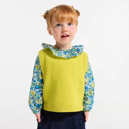 Baby girl sleeveless jumper in wool and cashmere