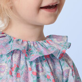 With its Liberty fabric and ruffled collar, this baby girl blouse promises a chic and colourful end to summer. How to delight all little girls? 🌺
@Široká 12, Praha 1
@www.jacadi.cz

#jacadi #jacadiaddict #jacadi_cz_sk #libertyfabric #holka #hocicka #leto #saty #novakolekce #frenchelegance